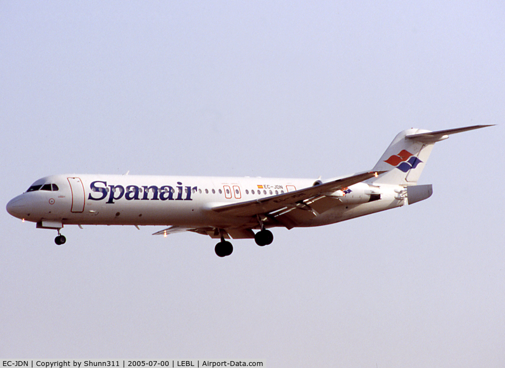 EC-JDN, 1991 Fokker 100 (F-28-0100) C/N 11322, Landing rwy 25