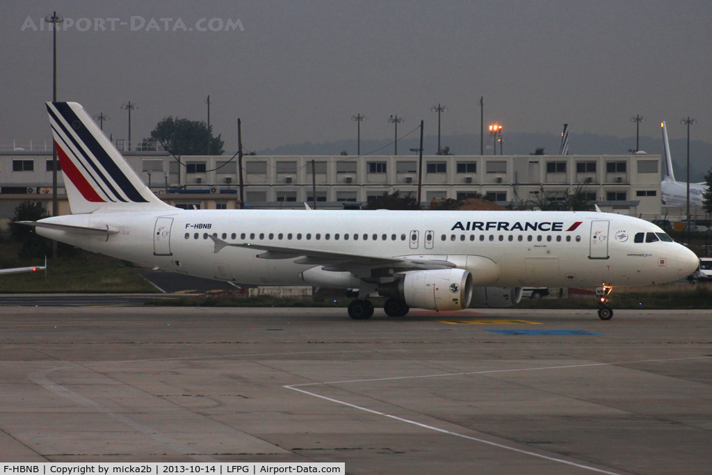 F-HBNB, 2010 Airbus A320-214 C/N 4402, Taxiing
