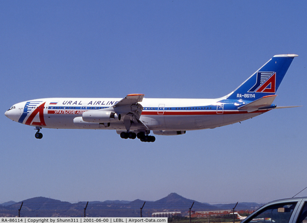 RA-86114, Ilyushin Il-86 C/N 51483209082, Landing rwy 25