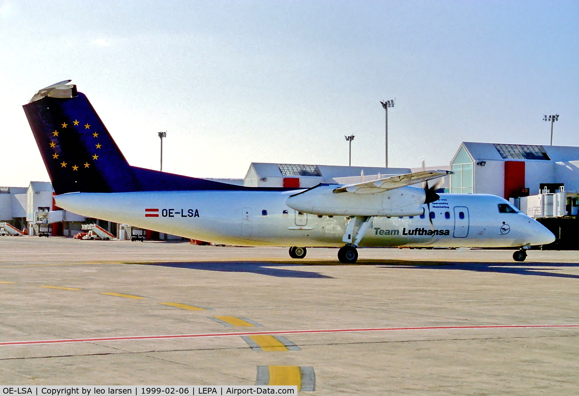OE-LSA, 1997 De Havilland Canada DHC-8-314 Dash 8 C/N 487, Palma de Mallorca 6.2.1999