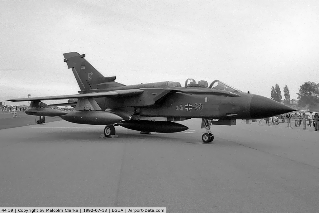 44 39, Panavia Tornado IDS(T) C/N 353/GT043/4139, Panavia Tornado IDS(T) at the USAF Open Day, RAF Upper Heyford, UK in 1992.
