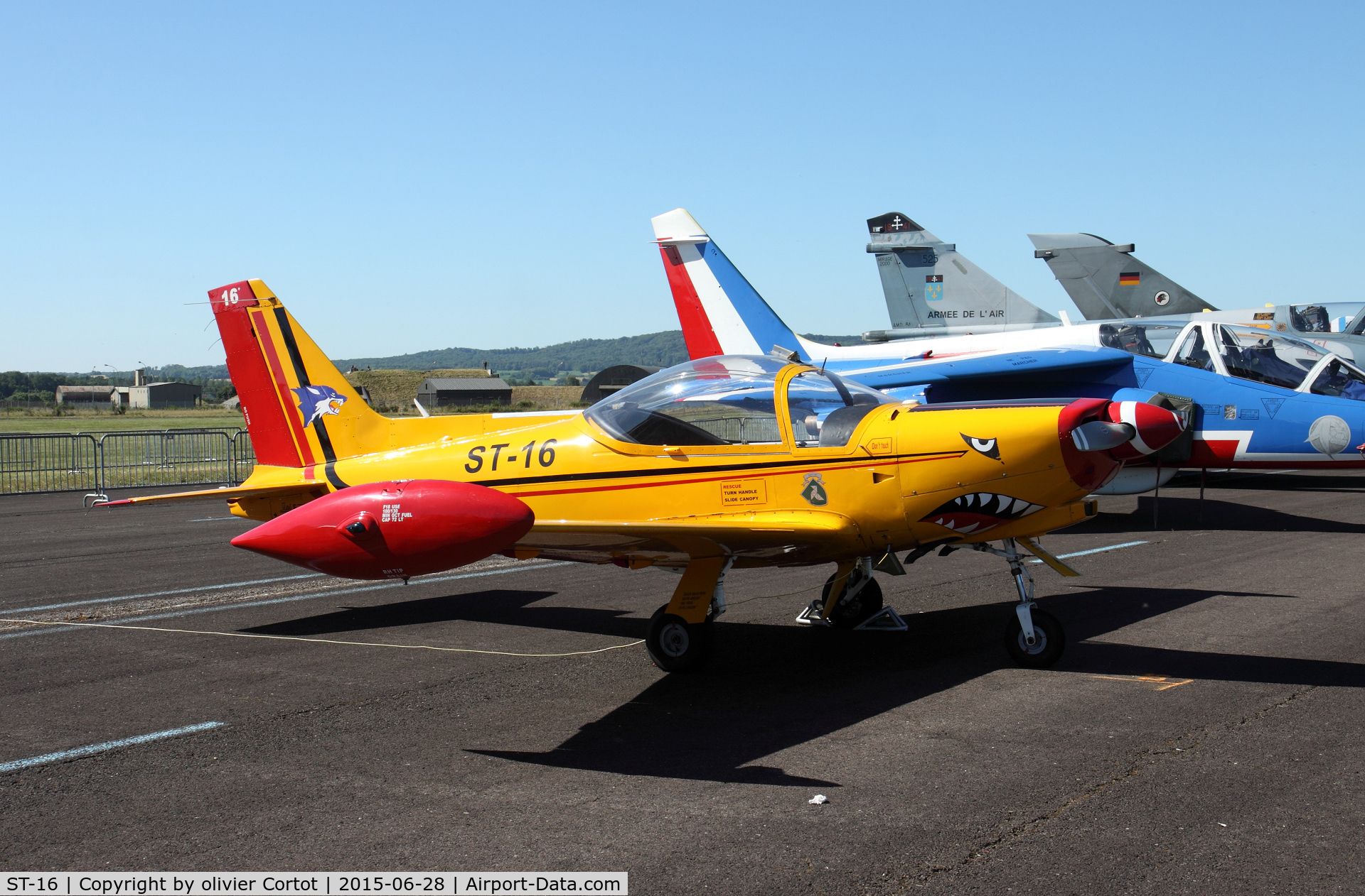 ST-16, SIAI-Marchetti SF-260M+ C/N 10-16, Luxeuil airshow 2015