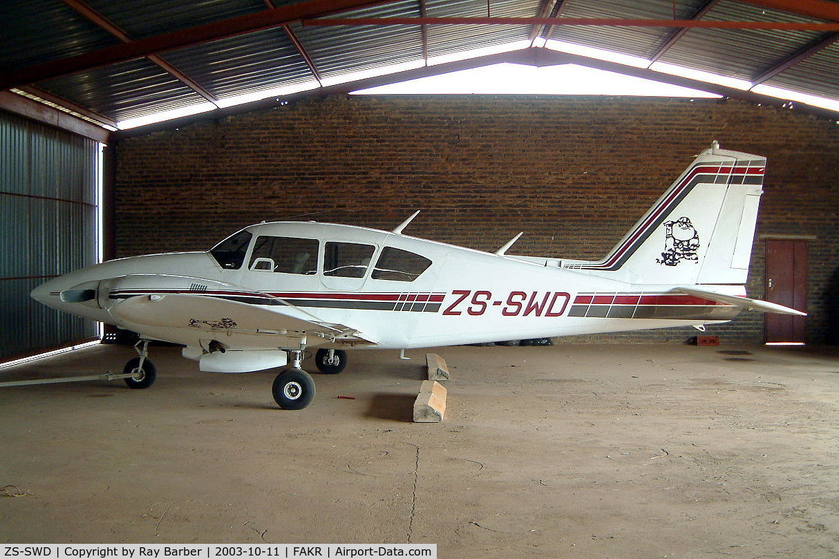 ZS-SWD, Piper PA-23-250 Aztec E C/N 274730, Piper PA-23-250 Aztec E [27-4730] Krugersdorp~ZS 11/10/2003