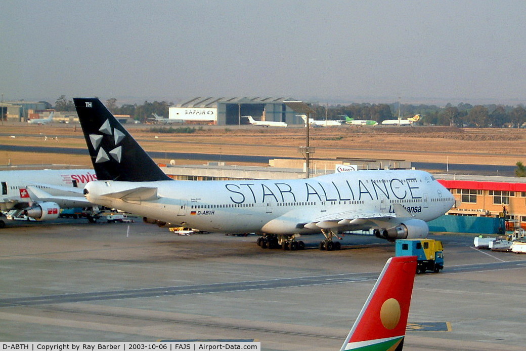 D-ABTH, 1991 Boeing 747-430M C/N 25047, Boeing 747-430 [25047] (Lufthansa) Johannesburg Int~ZS 06/10/2003