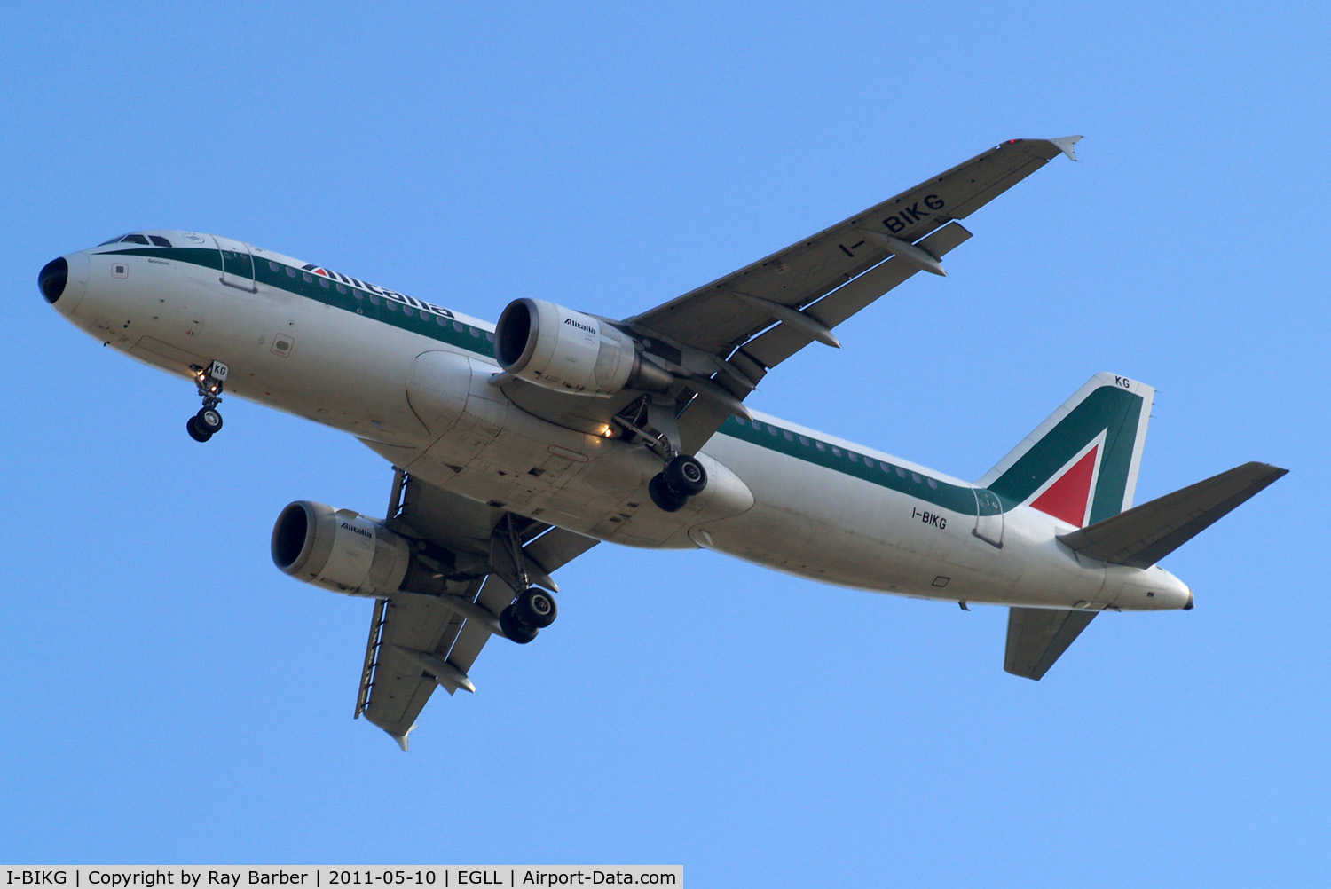 I-BIKG, 2001 Airbus A320-214 C/N 1480, Airbus A320-214 [1480] (Alitalia) Home~G 10/05/2011. On approach 27R.