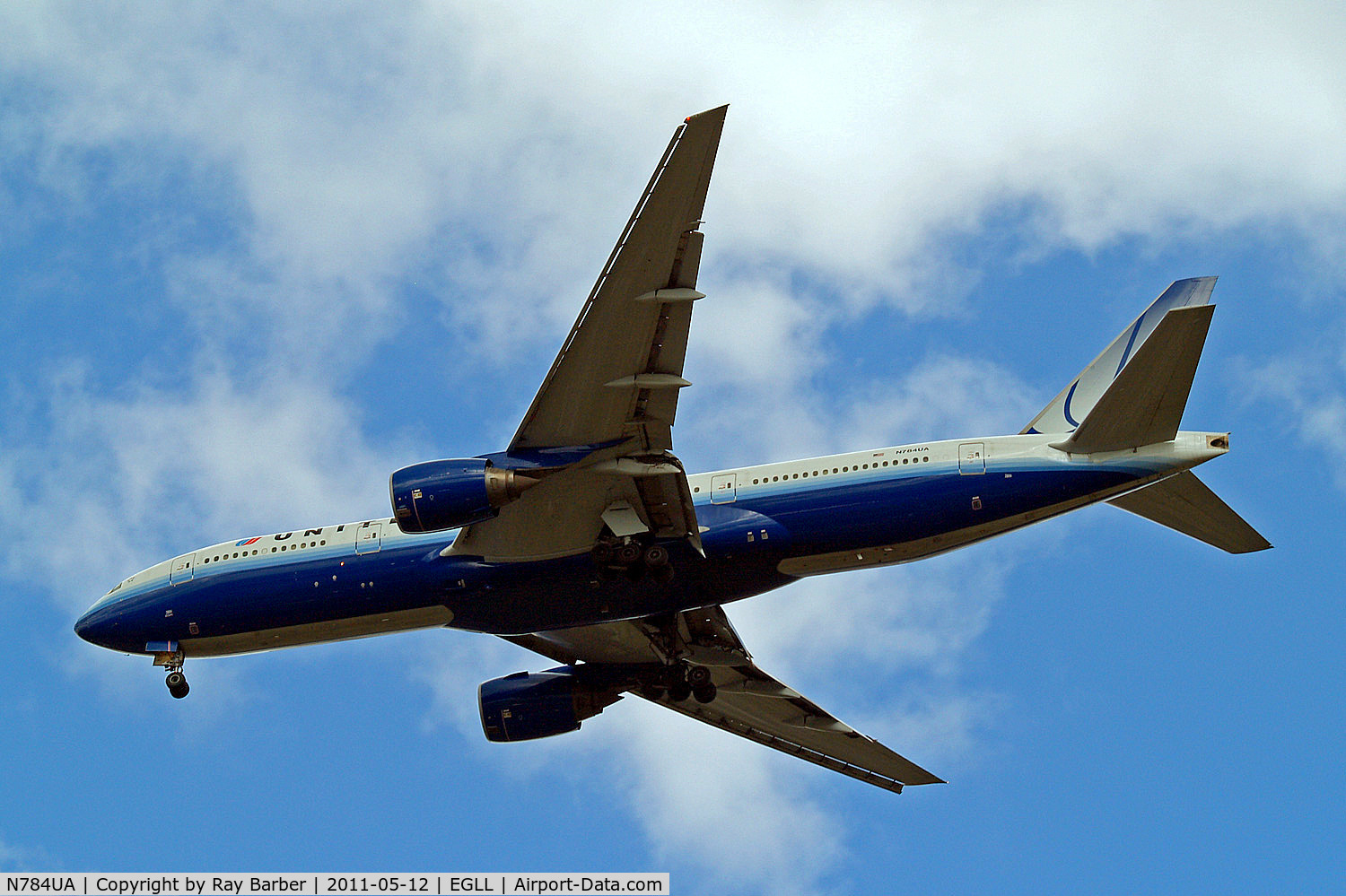 N784UA, 1997 Boeing 777-222/ER C/N 26951, Boeing 777-222ER [26951] (United Airlines) Home~G 12/05/2011. On approach 27R.