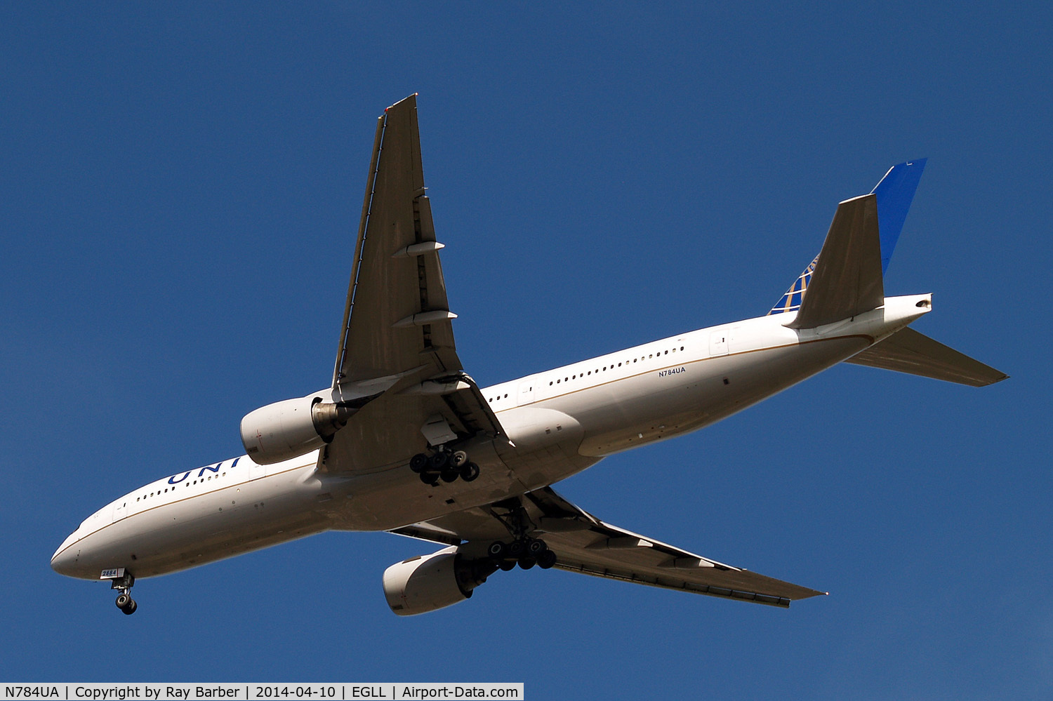 N784UA, 1997 Boeing 777-222/ER C/N 26951, Boeing 777-222ER [26951] (United Airlines) Home~G 10/04/2014. On approach 27R.