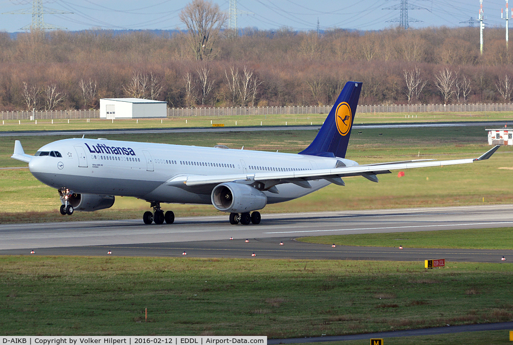 D-AIKB, 2004 Airbus A330-343X C/N 576, at dus