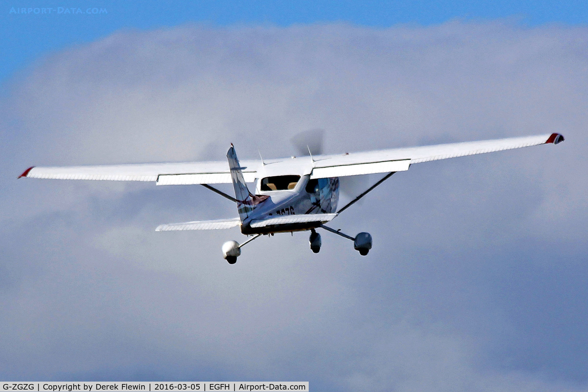 G-ZGZG, 2007 Cessna 182T Skylane C/N 18282036, Skylane, Shoreham based, previously N12722, seen departing runway 04 en-route RTB.