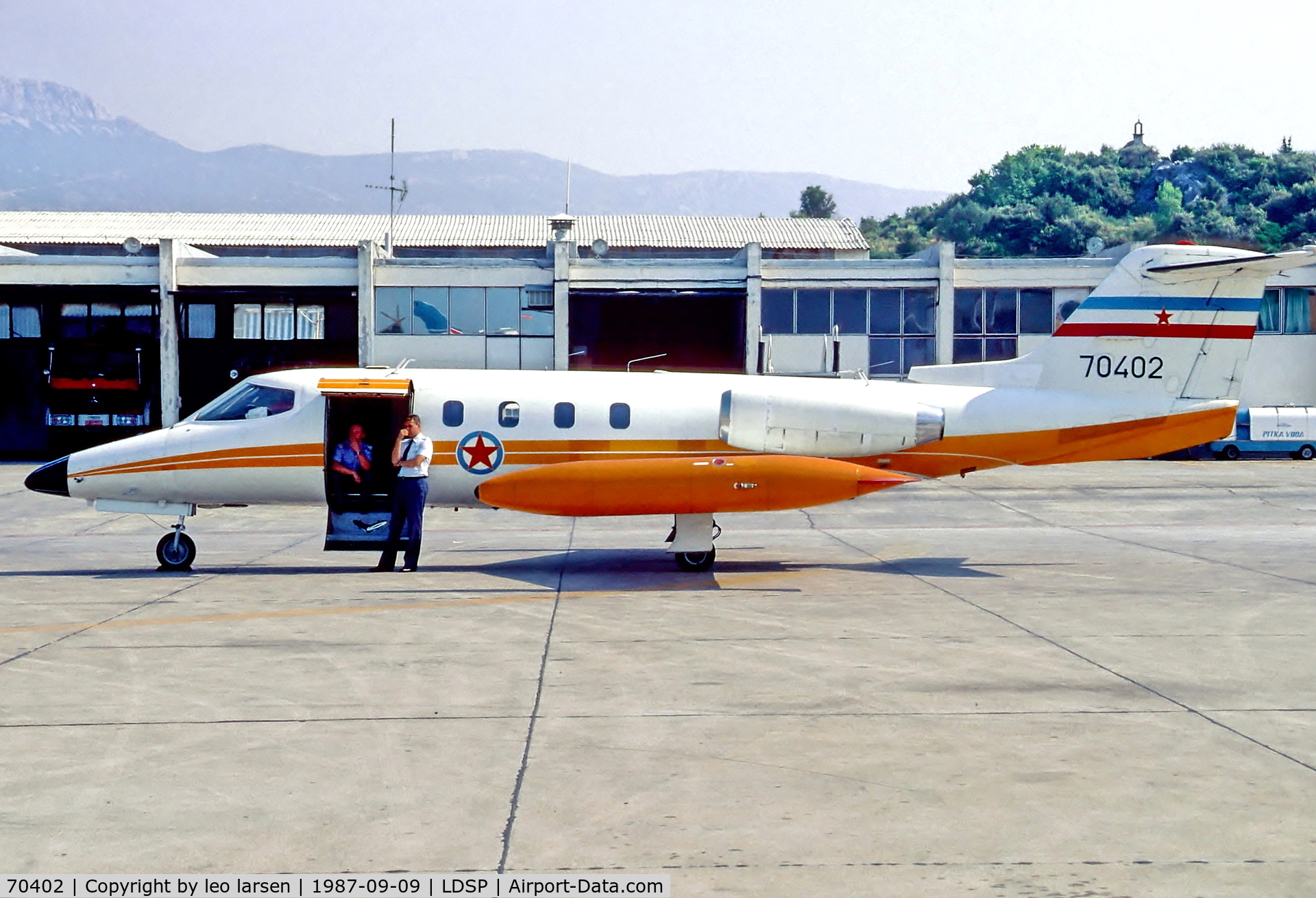 70402, 1976 Gates Learjet 25B C/N 25-203, Split 9.9.87