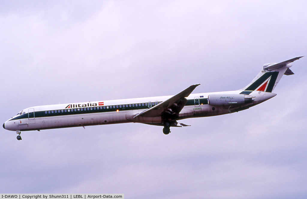 I-DAWO, 1984 McDonnell Douglas MD-82 (DC-9-82) C/N 49195, Landing rwy 25