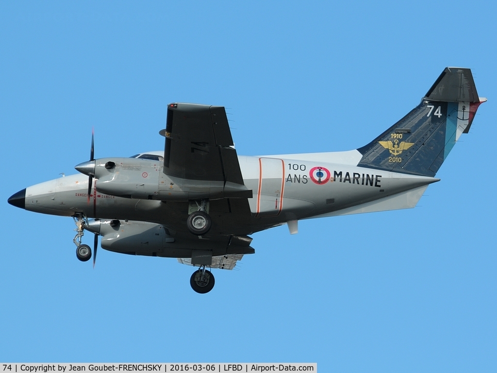 74, Embraer EMB-121AN Xingu C/N 121074, French Navy landing runway 29 from Séville