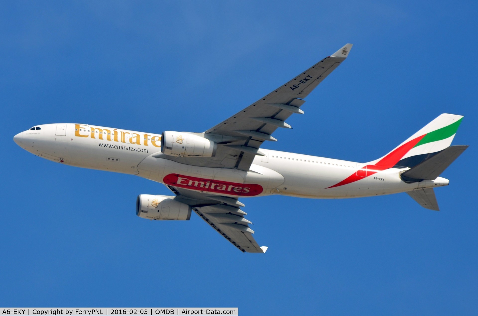 A6-EKY, 2000 Airbus A330-243 C/N 328, Emirates A332 departing.