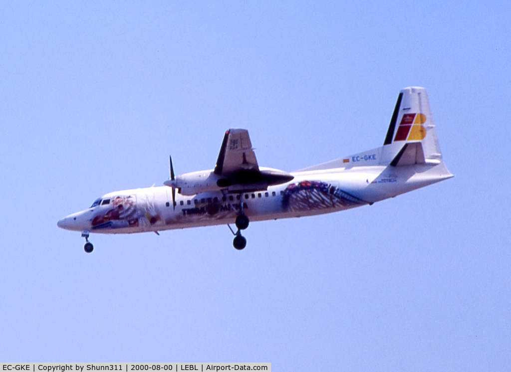 EC-GKE, 1992 Fokker 50 C/N 20263, Landing rwy 25 in Terra Mitica c/s