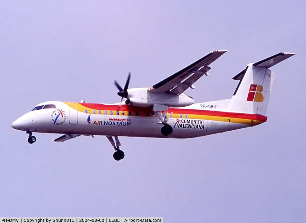 PH-DMV, 2000 De Havilland Canada DHC-8-315Q Dash 8 C/N 570, Landing rwy 25