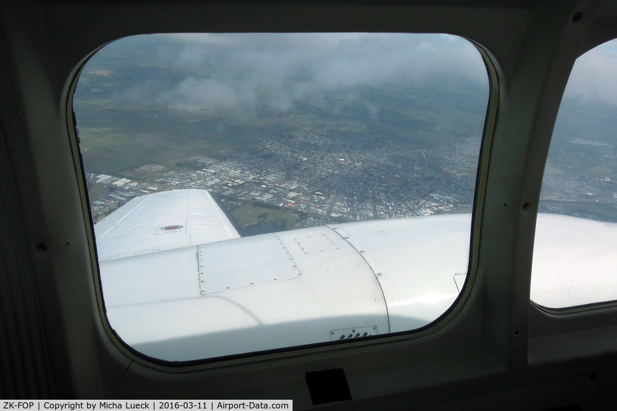 ZK-FOP, Piper PA-31-350 Chieftain C/N 31-7405227, I had the aircraft all by myself - only to share with three crew members (2 of them flying) - HLZ-AKL