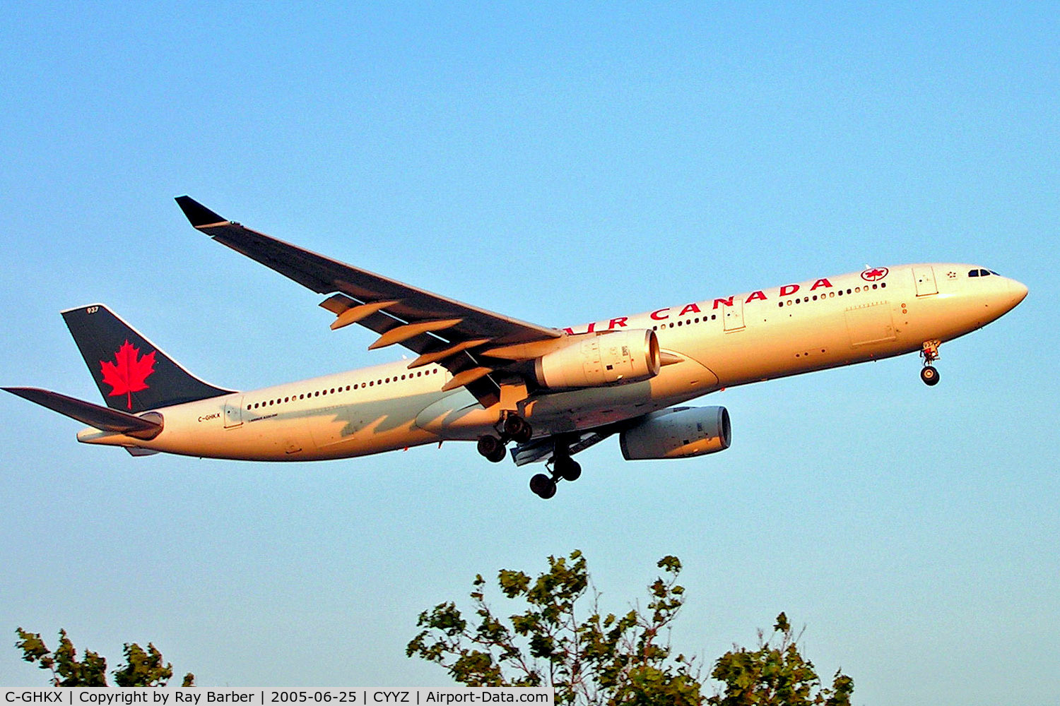 C-GHKX, 2001 Airbus A330-343 C/N 0412, Airbus A330-343X [412] (Air Canada) Toronto-Pearson International~C 25/06/2005