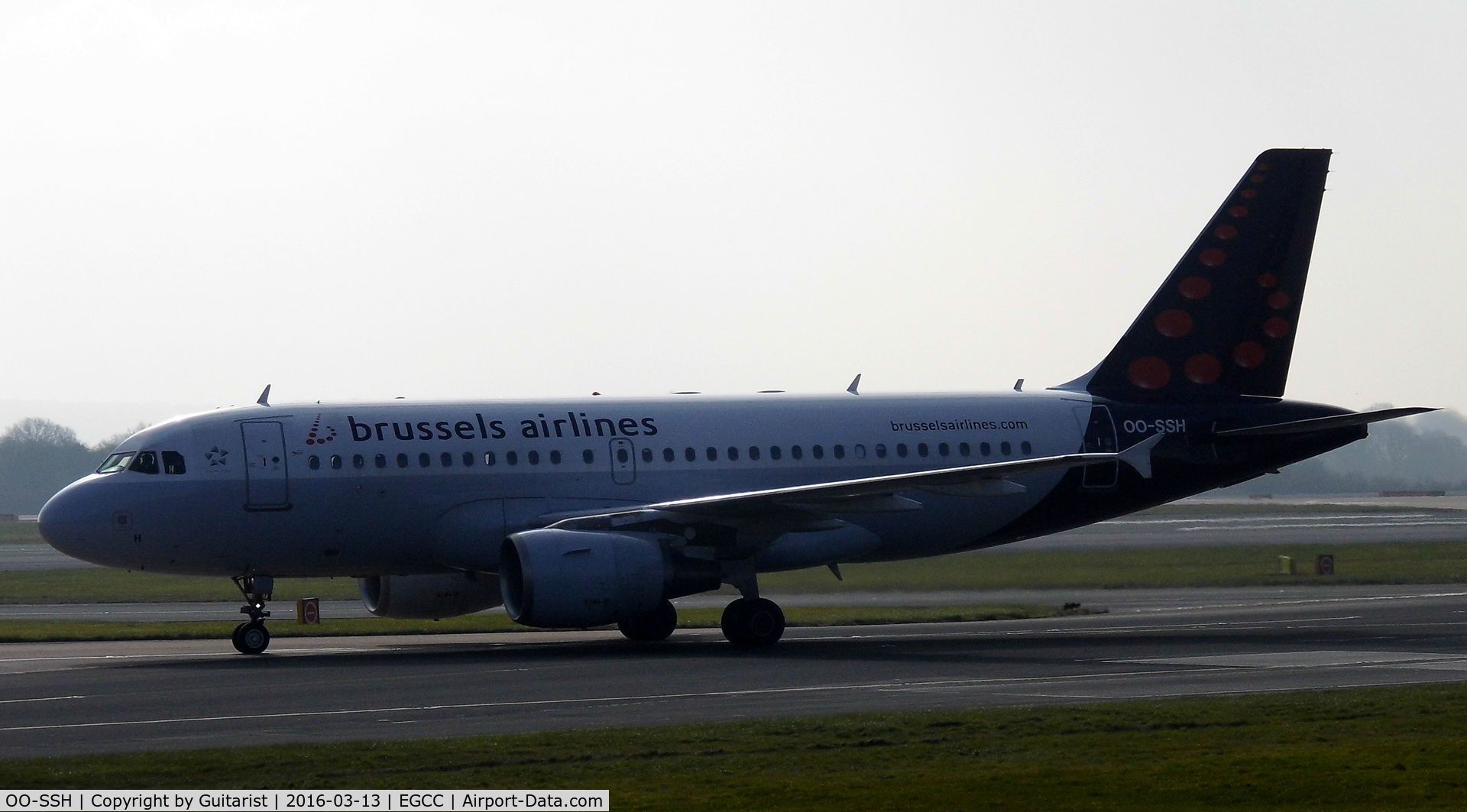 OO-SSH, 2006 Airbus A319-112 C/N 2925, At Manchester