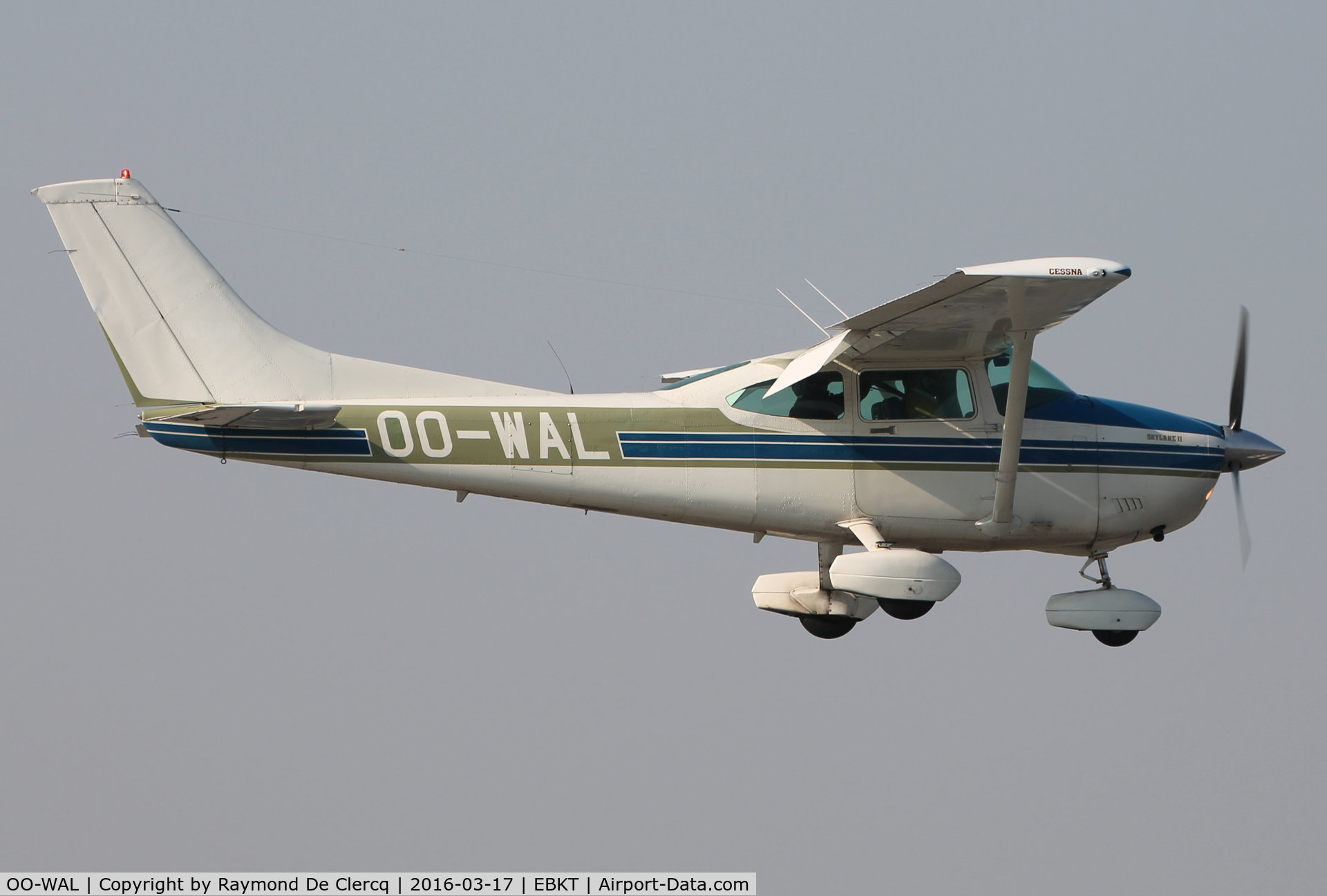 OO-WAL, Cessna 182R Skylane C/N 18268083, Landing at Wevelgem.