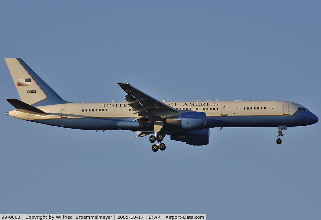 99-0003, 1998 Boeing C-32A (757-200) C/N 29027, ILS Approach to Runway 08 at Ramstein Air Base