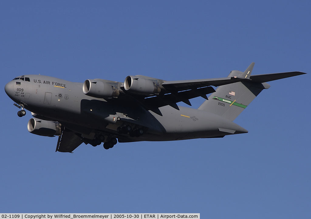 02-1109, 2002 Boeing C-17A Globemaster III C/N P-109, Approach to Runway 26 at Ramstein Air Base