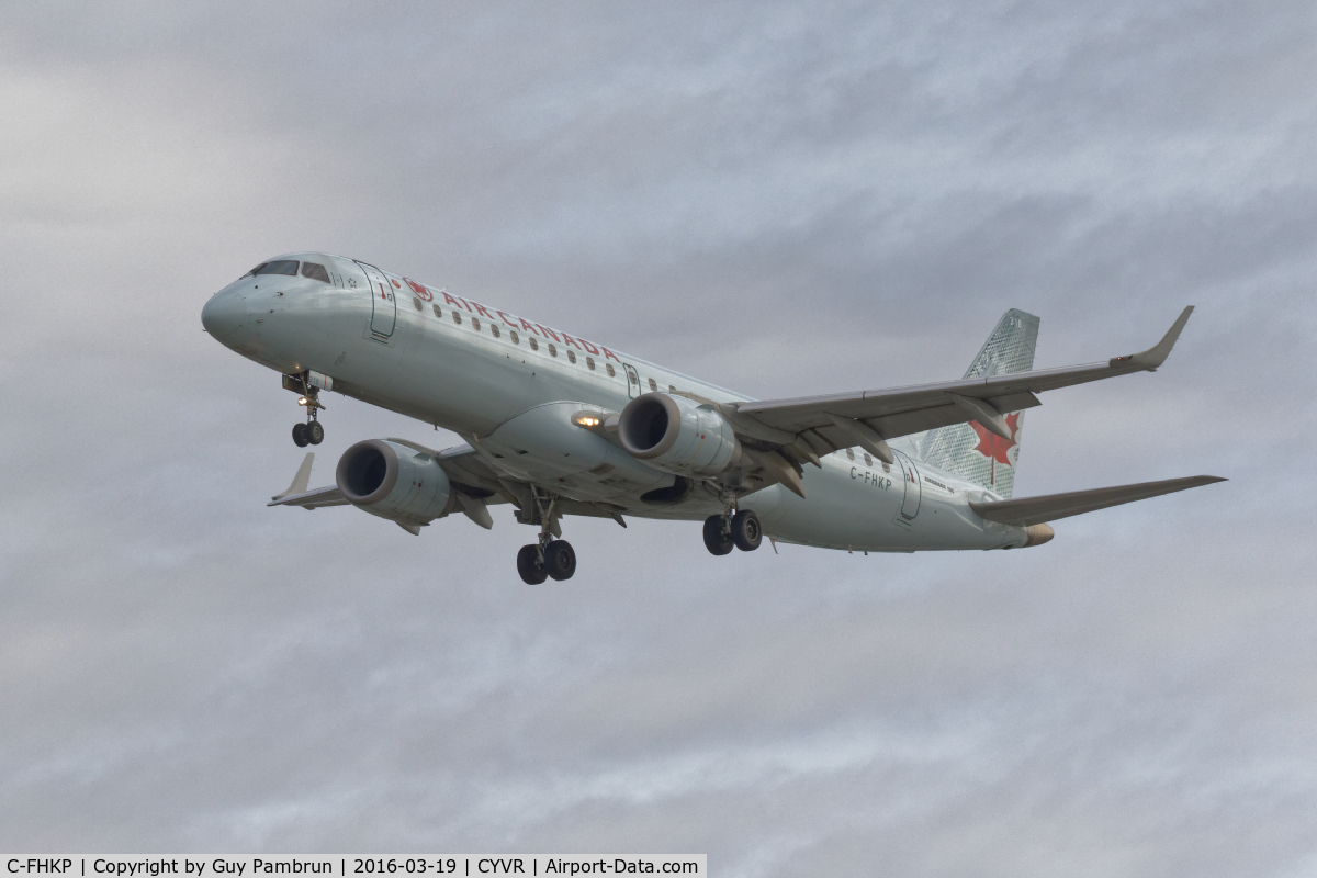 C-FHKP, 2006 Embraer 190AR (ERJ-190-100IGW) C/N 19000055, Landing