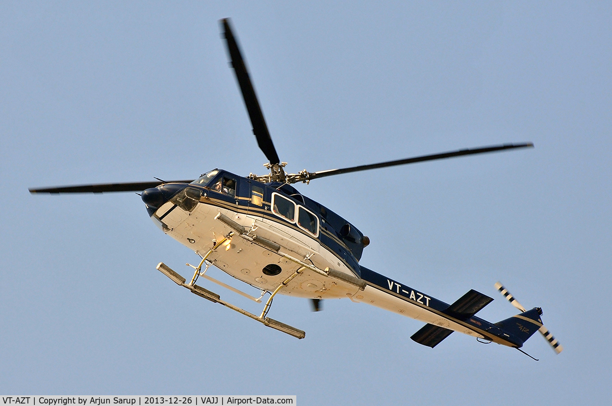 VT-AZT, Bell 412EP C/N 36422, Flying over Juhu beach.