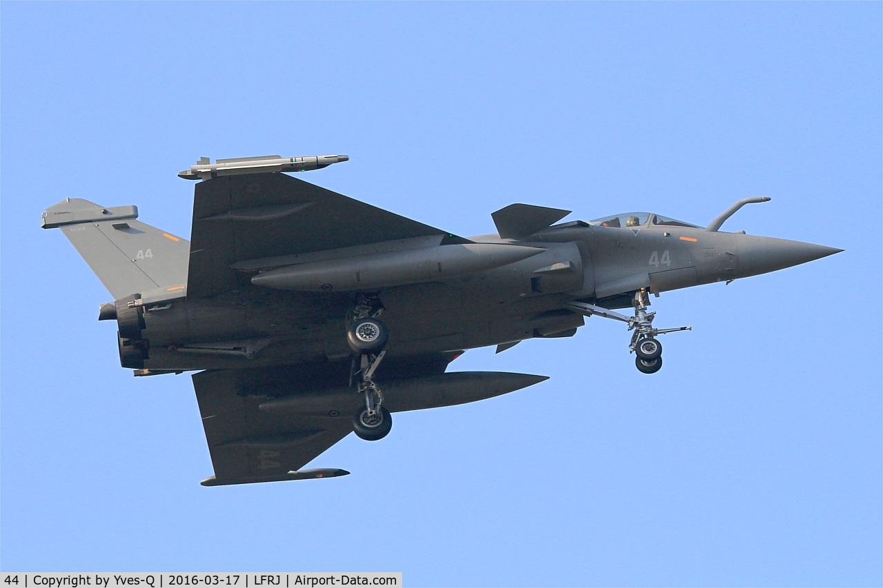 44, 2015 Dassault Rafale M C/N 44, Dassault Rafale M, Short approach rwy 08, Landivisiau Naval Air Base (LFRJ)