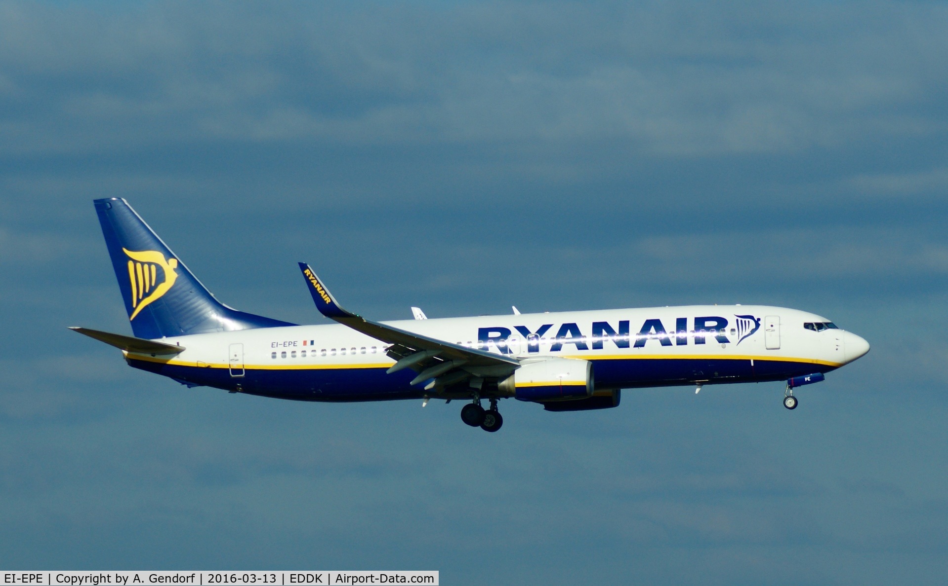 EI-EPE, 2011 Boeing 737-8AS C/N 34984, Ryanair, is here on short finals at Köln / Bonn Airport(EDDK)