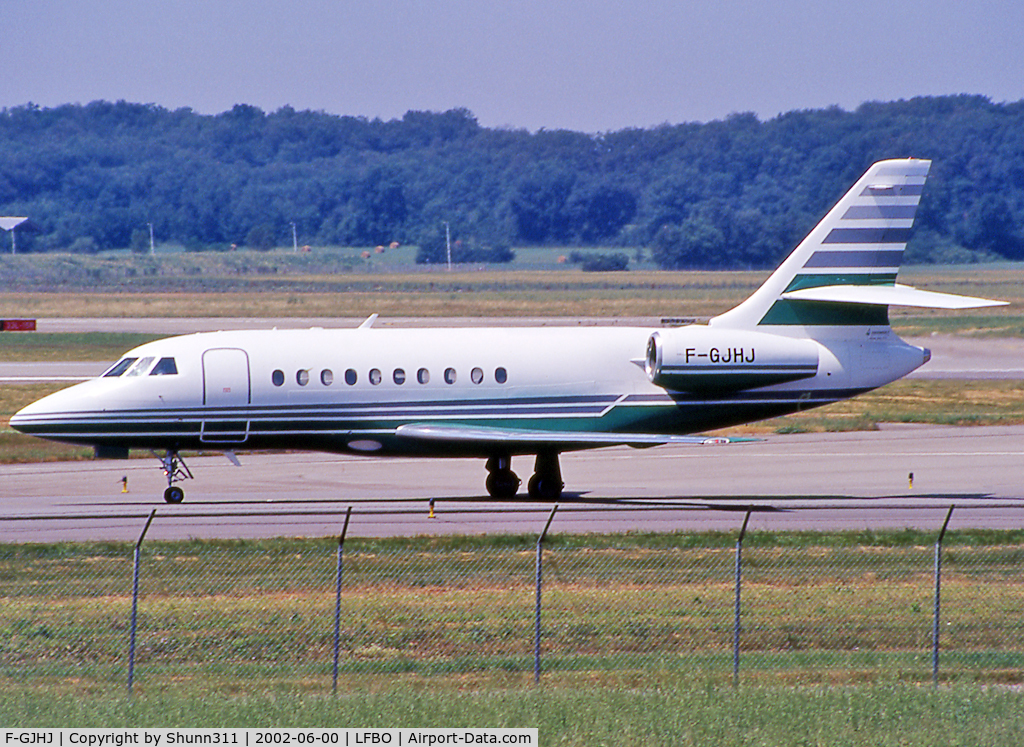 F-GJHJ, 1995 Dassault Falcon 2000 C/N 002, Taxiing to the General Aviation area...