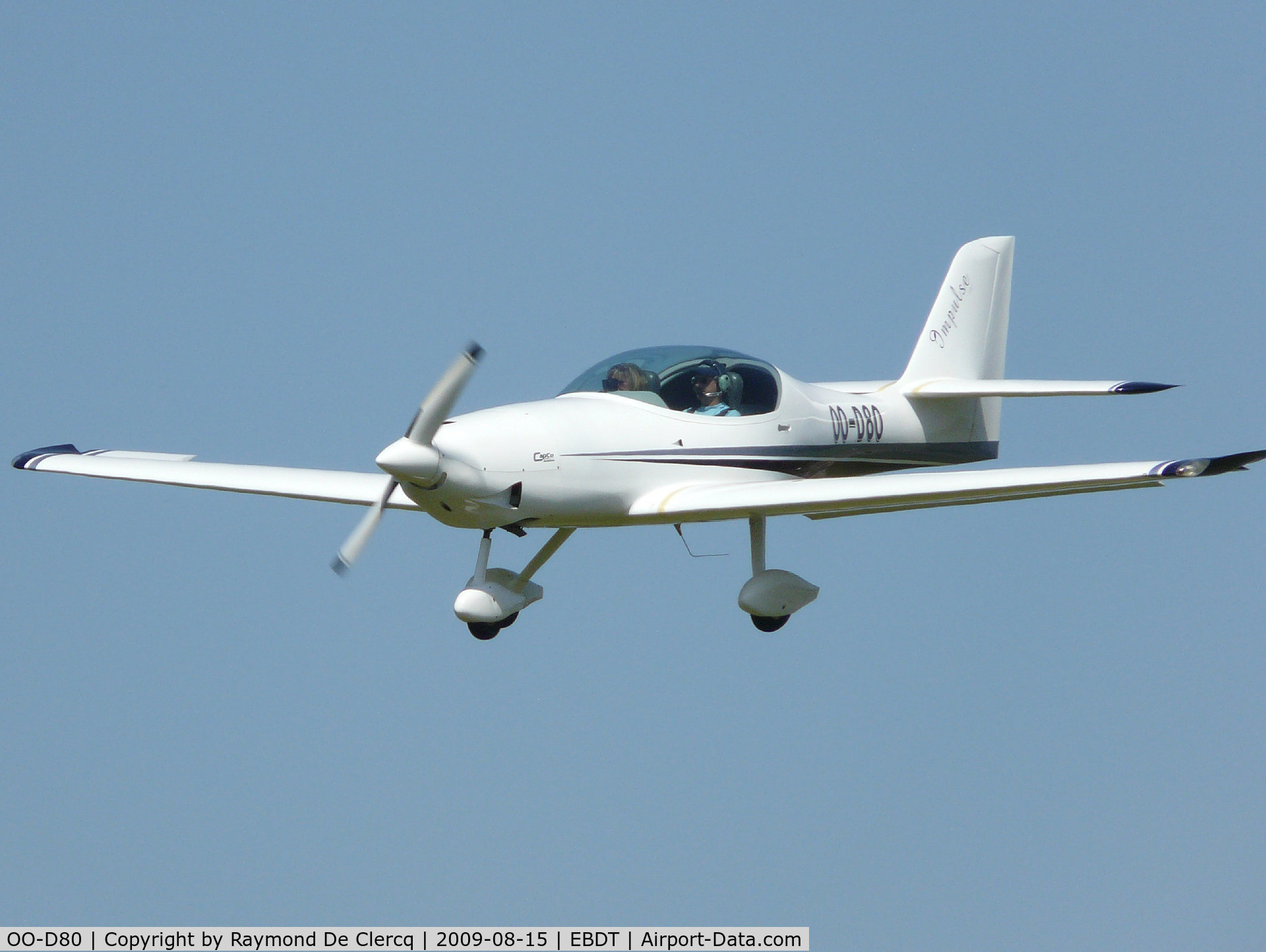 OO-D80, Impulse 100 C/N 02, Landing at 2009 Schaffen fly in.