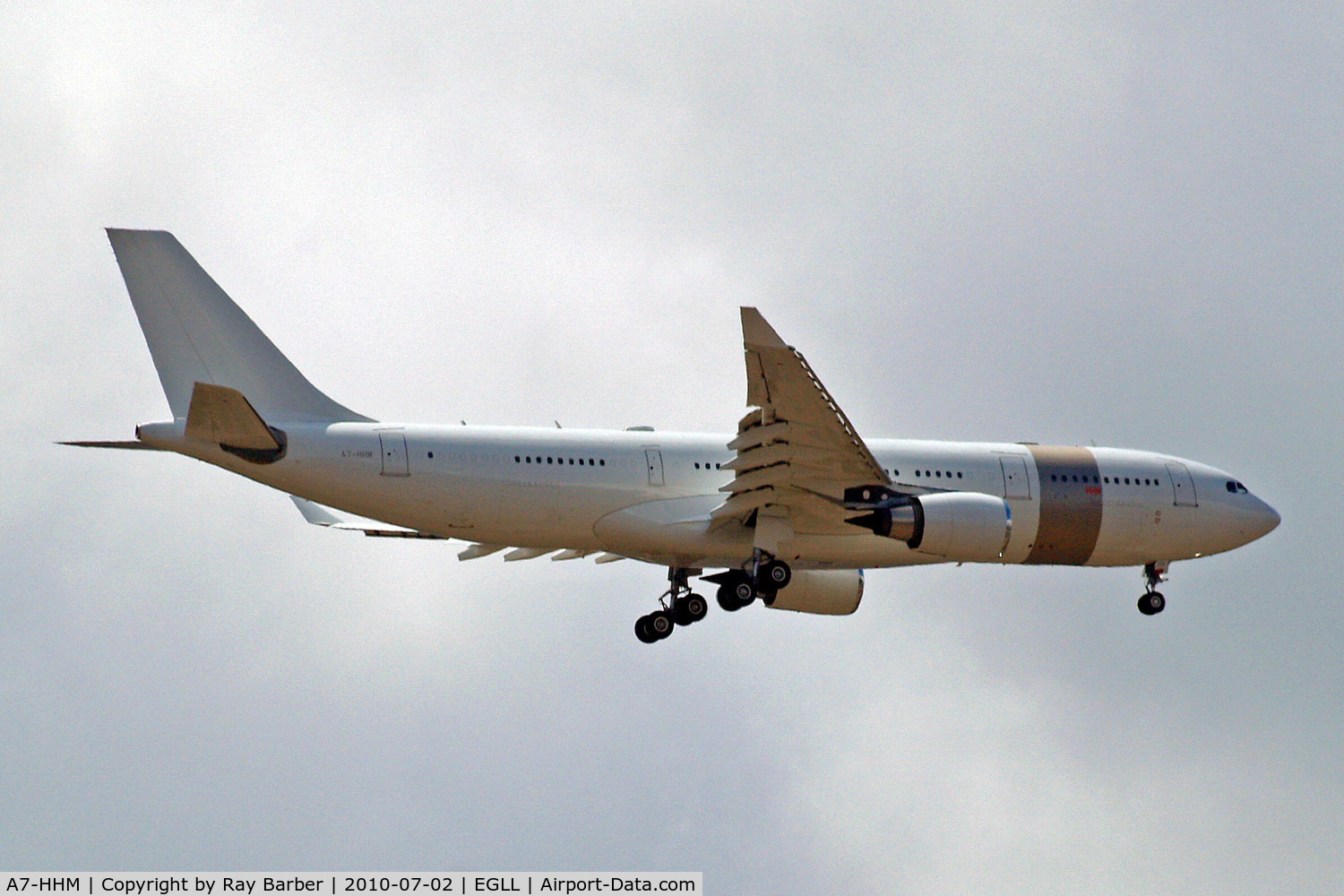 A7-HHM, 2004 Airbus A330-203 C/N 605, Airbus A330-203 [605] (Qatar Amiri Flight) Home~G 02/07/2010. On approach 27L.