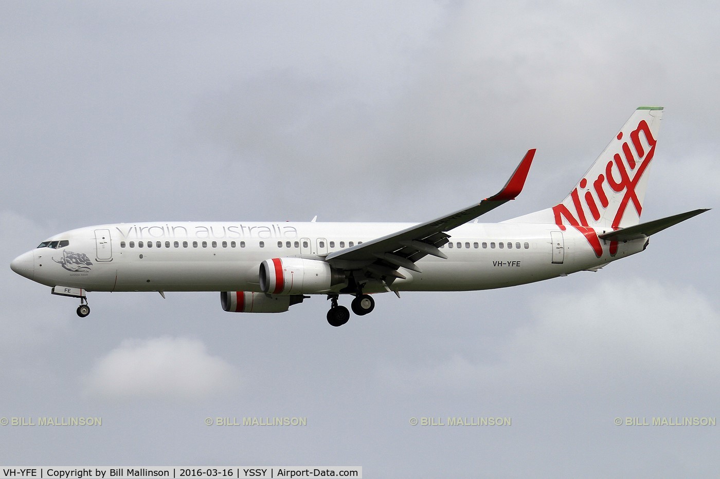 VH-YFE, 2011 Boeing 737-81D C/N 39414, finals to 16R