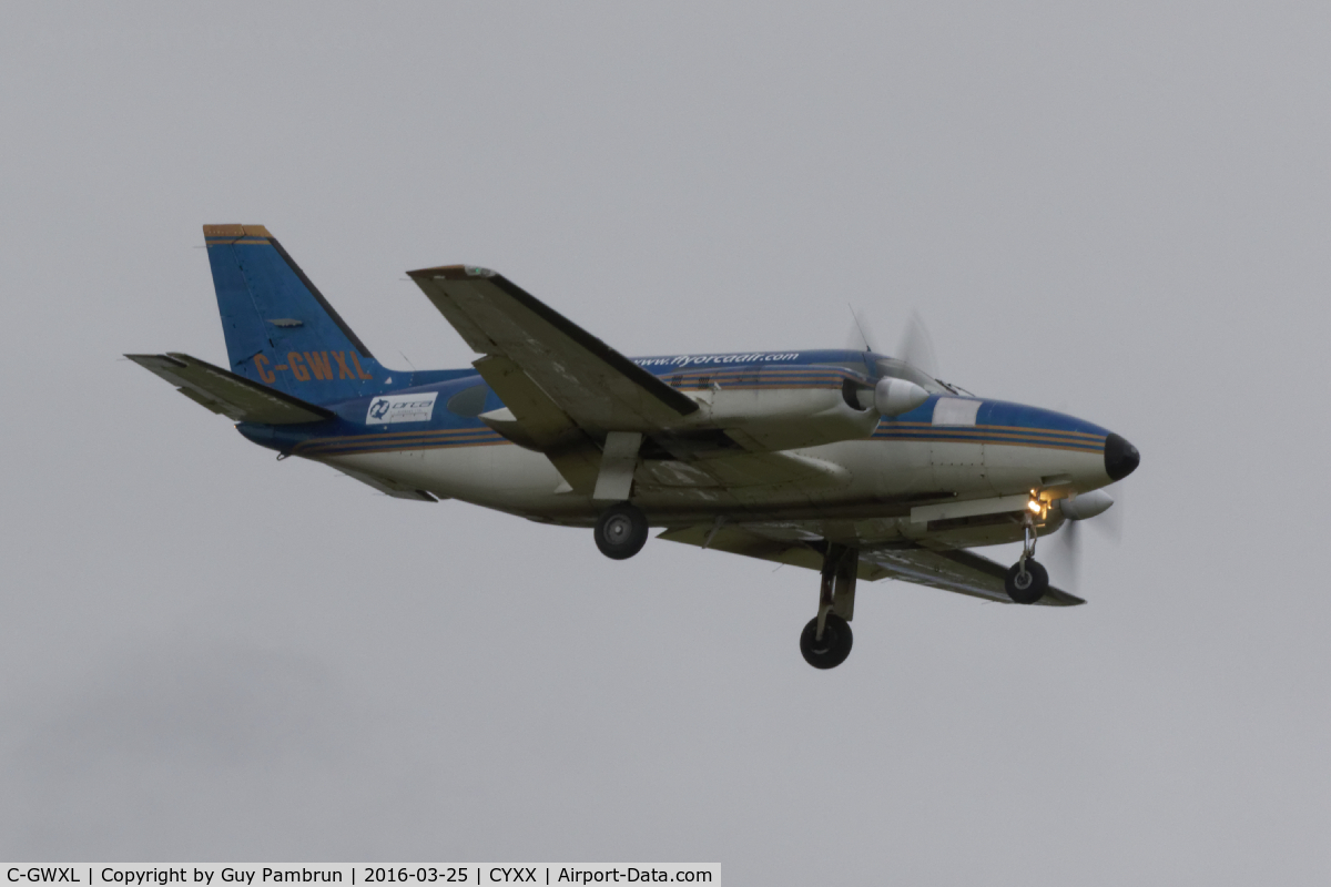 C-GWXL, 1979 Piper PA-31-350 Chieftain C/N 31-7952036, Landing