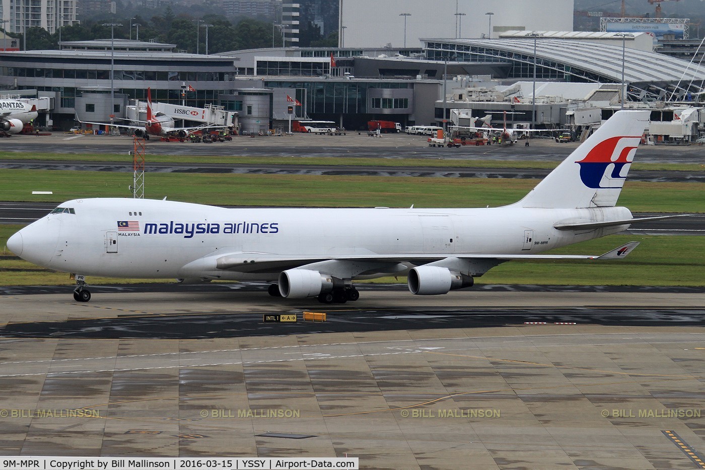 9M-MPR, 2006 Boeing 747-4H6F C/N 28434, taxiing to cargo bays