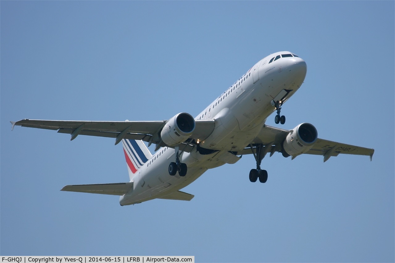 F-GHQJ, 1991 Airbus A320-211 C/N 0214, Airbus A320-211, Take off rwy 07R, Brest-Bretagne Airport (LFRB-BES)