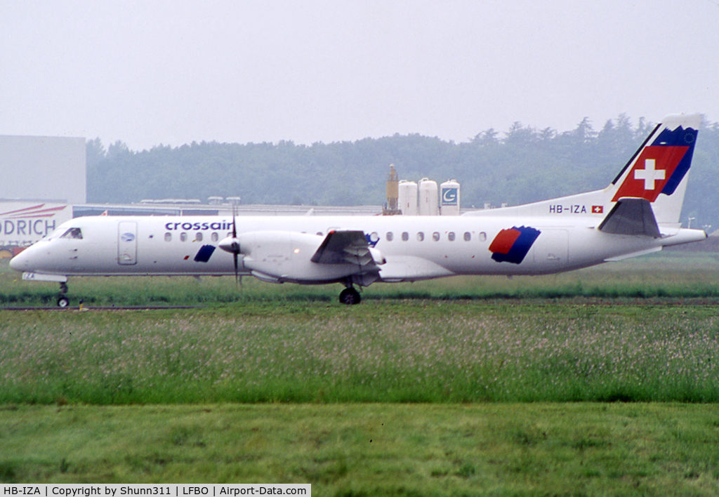 HB-IZA, 1993 Saab 2000 C/N 2000-004, Taxiing to the Terminal... old c/s