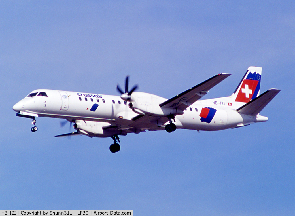 HB-IZI, 1995 Saab 2000 C/N 2000-012, Landing rwy 32L