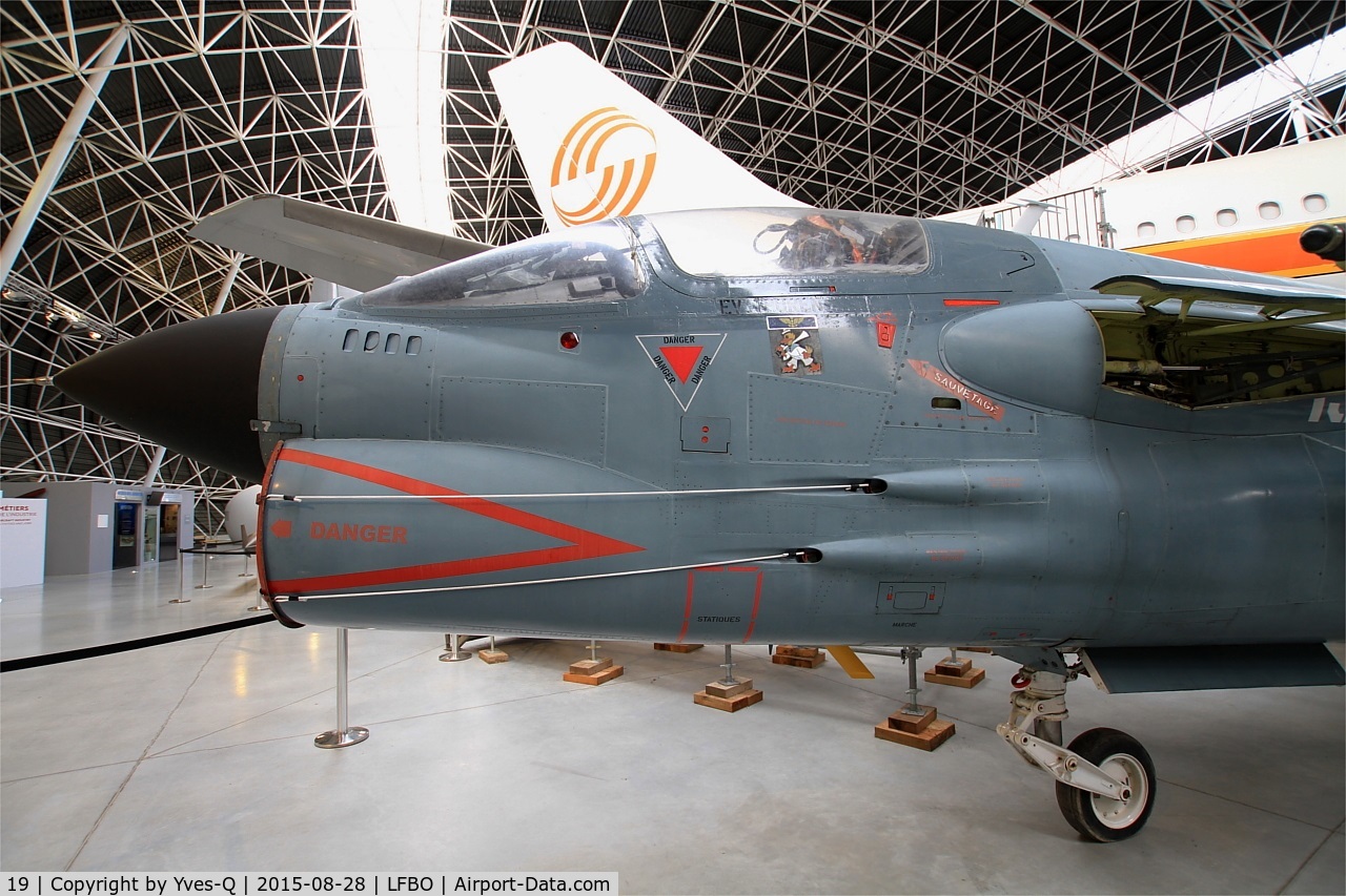 19, Vought F-8E(FN) Crusader C/N 1236, Vought F-8E(FN) Crusader, Preserved at Aeroscopia Museum, Toulouse-Blagnac