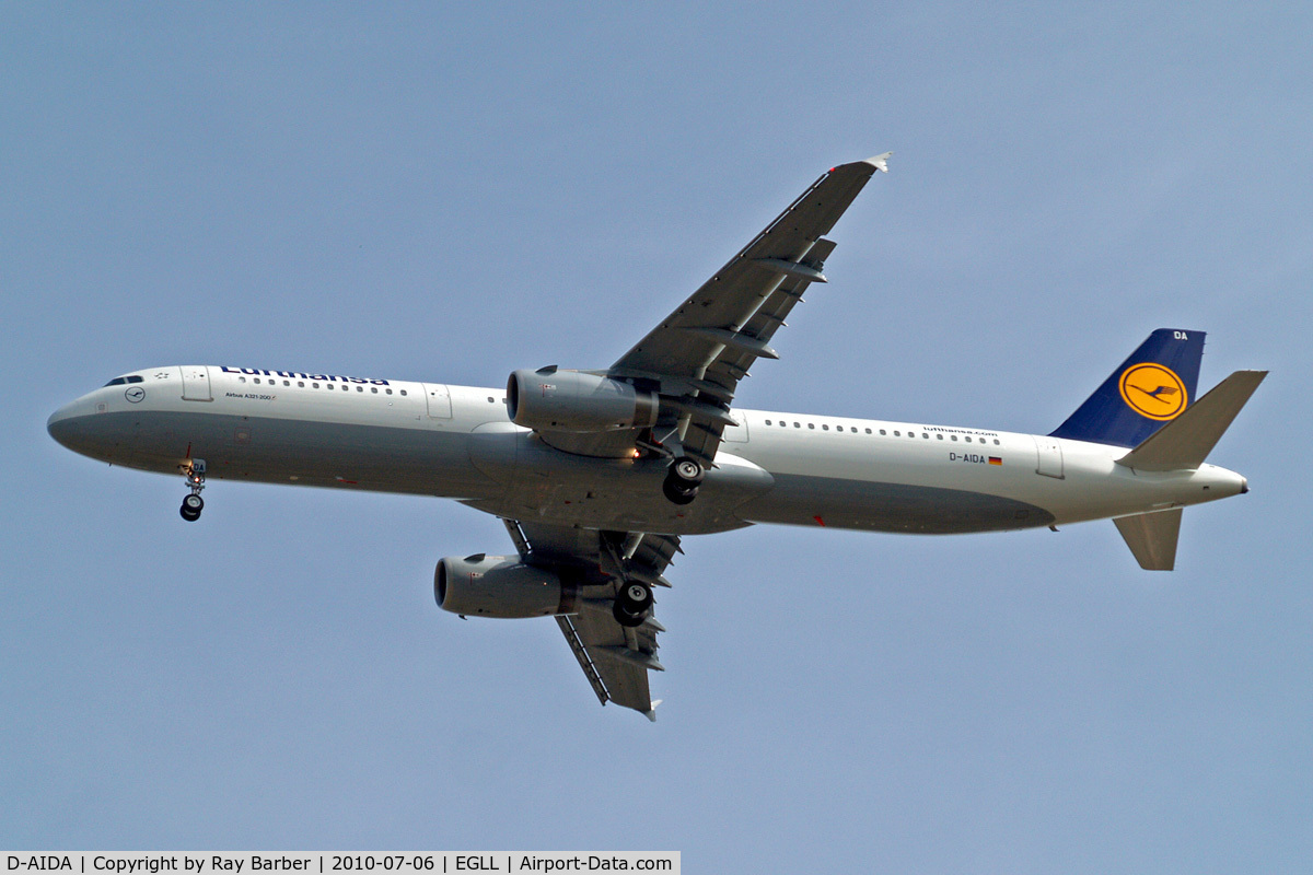 D-AIDA, 2010 Airbus A321-231 C/N 4360, Airbus A321-231 [4360] (Lufthansa) Home~G 06/07/2010. on approach 27R.