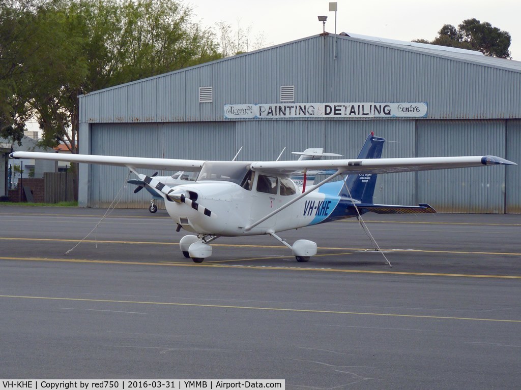VH-KHE, 2006 Cessna 172S C/N 172S10295, Cessna 172S at Moorabbin, Mar 31, 2016