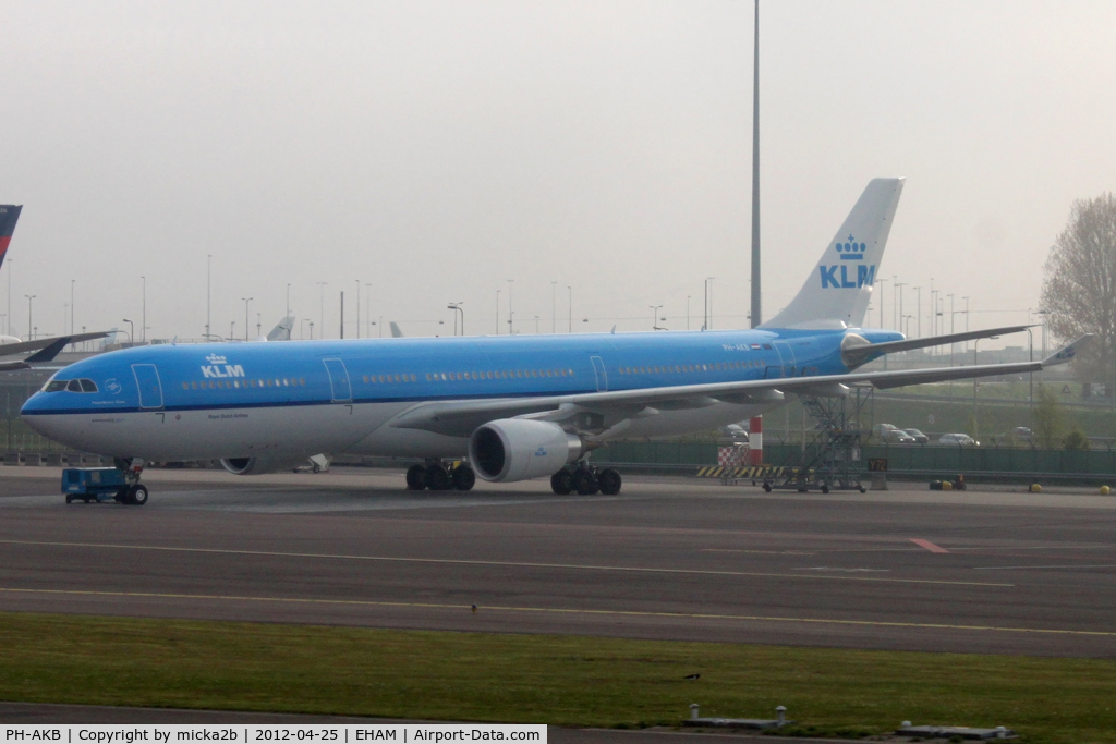 PH-AKB, 2012 Airbus A330-303 C/N 1294, Parked