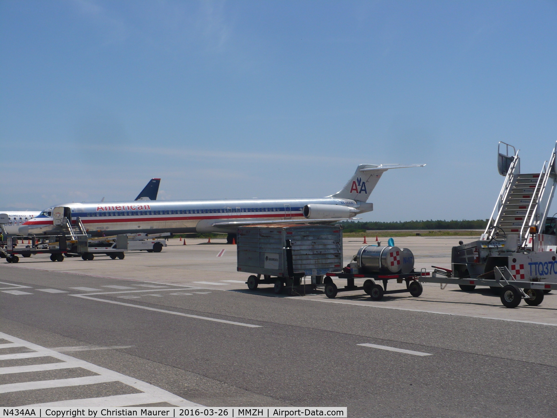N434AA, 1987 McDonnell Douglas MD-83 (DC-9-83) C/N 49452, AA DC-9-83