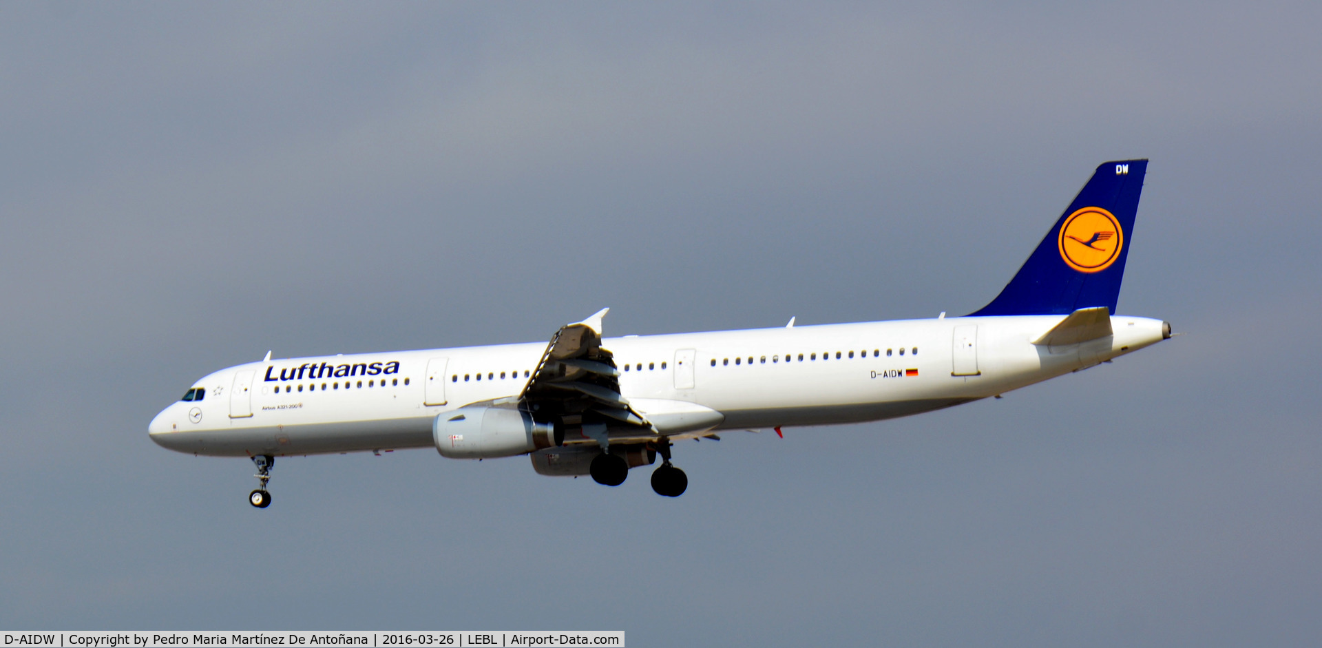 D-AIDW, 2013 Airbus A320-214 C/N 5694, El Prat -  Barcelona  -  España