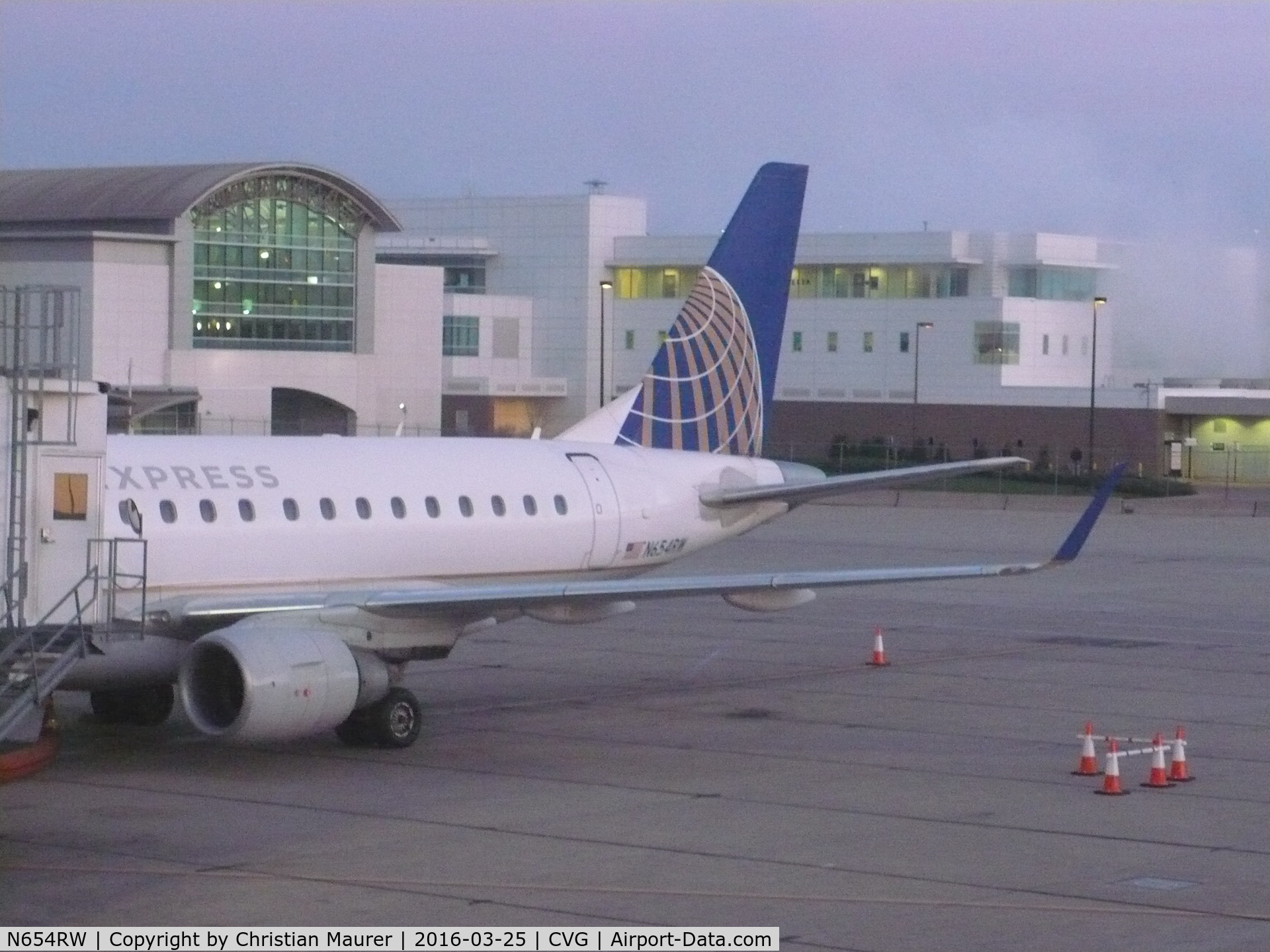 N654RW, 2005 Embraer 170SE (ERJ-170-100SE) C/N 17000104, ERJ-170SE