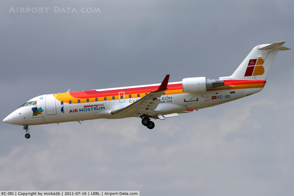 EC-IRI, Bombardier CRJ-200ER (CL-600-2B19) C/N 7851, Landing