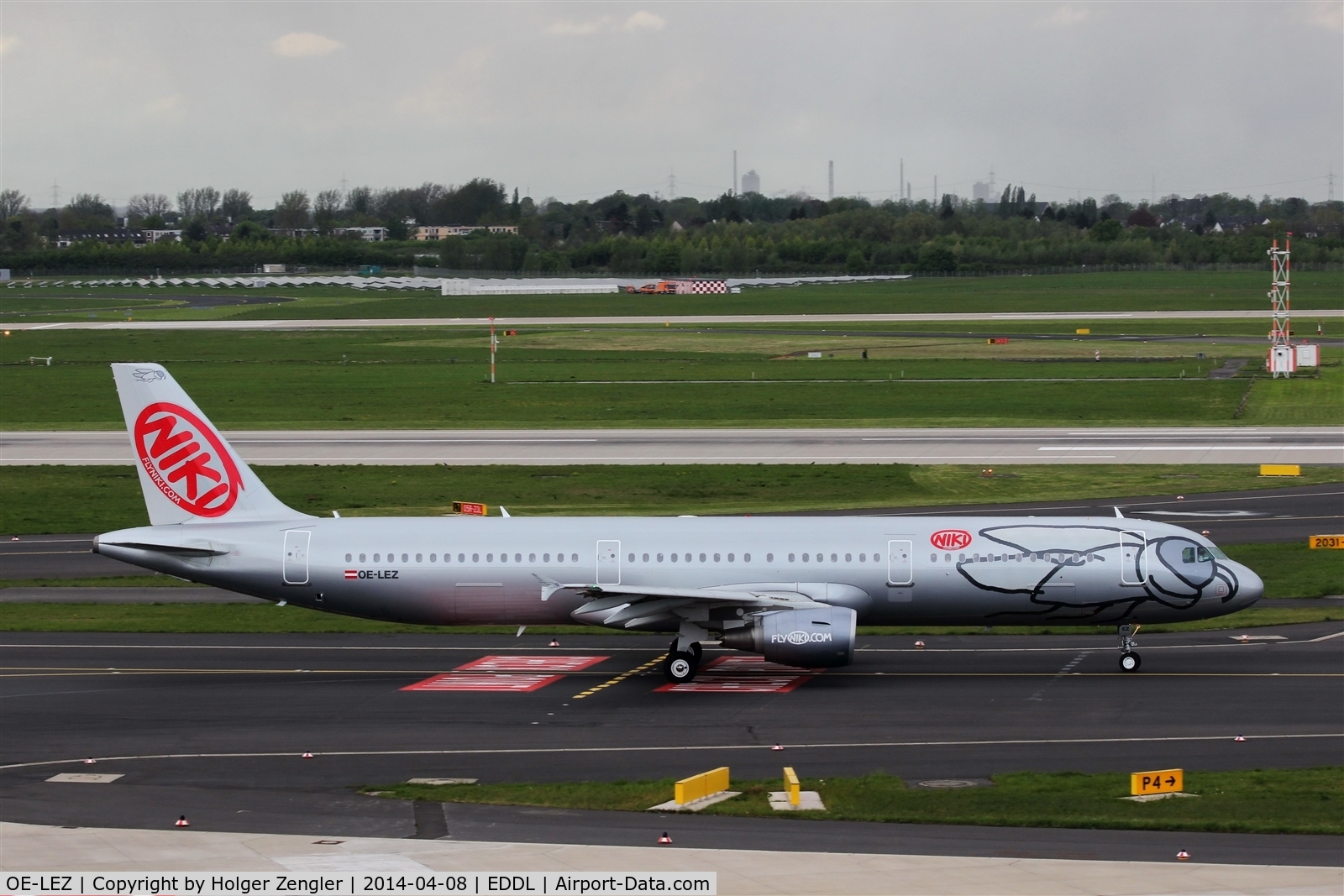 OE-LEZ, 2011 Airbus A321-211 C/N 4648, Another NIKI aircraft of famous dance collection....