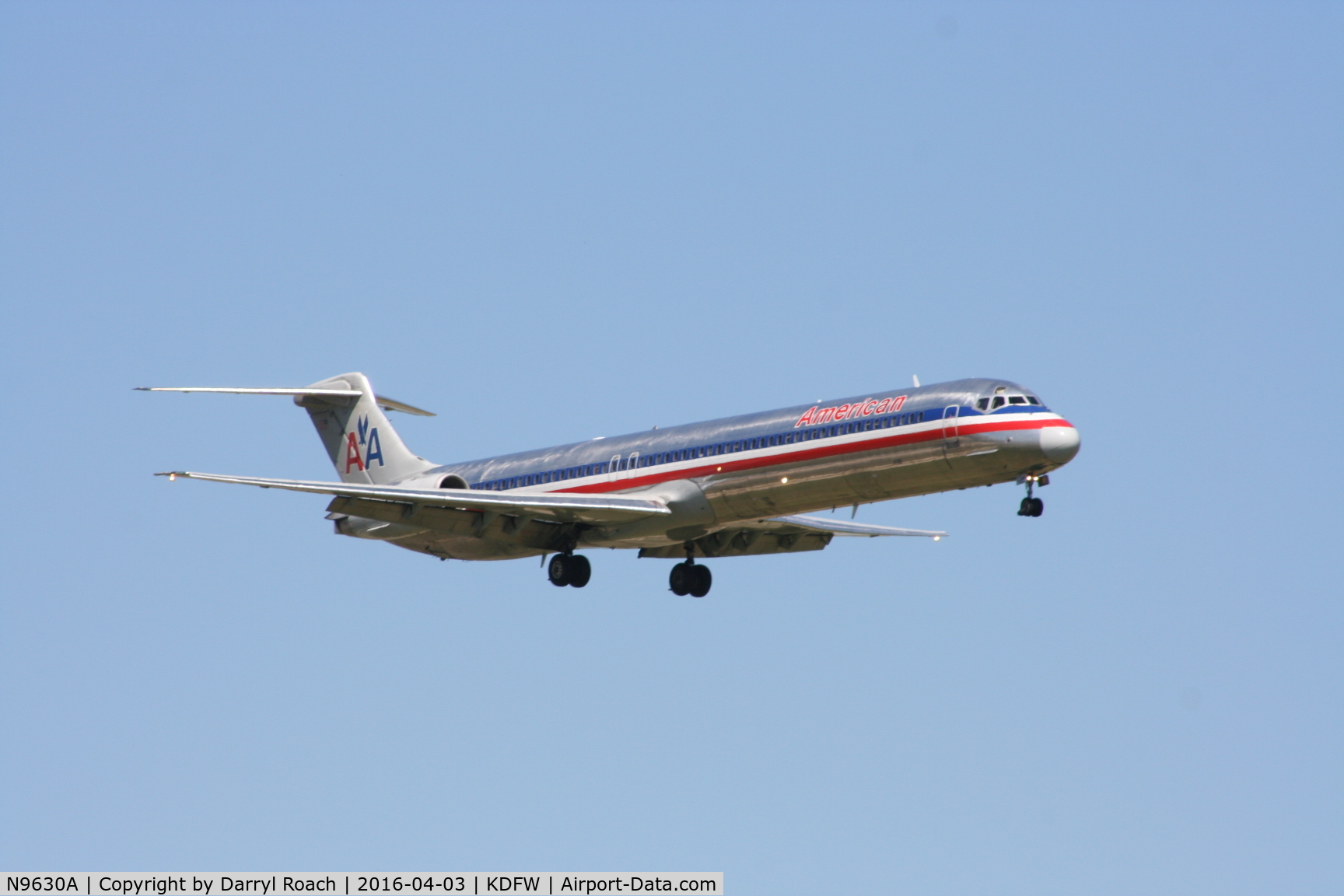 N9630A, 1997 McDonnell Douglas MD-83 (DC-9-83) C/N 53561, AA's 4XS short final 18R.