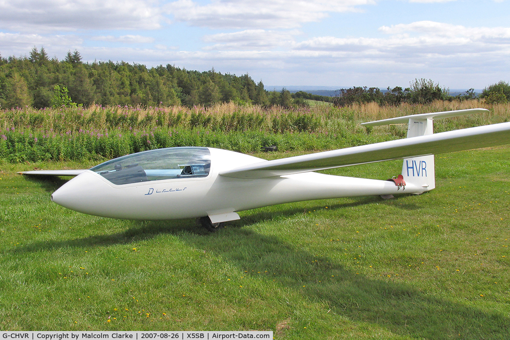 G-CHVR, Schempp-Hirth Discus b C/N 560, Schempp-Hirth Discus b at The Yorkshire Gliding Club, Sutton Bank, August 2007.