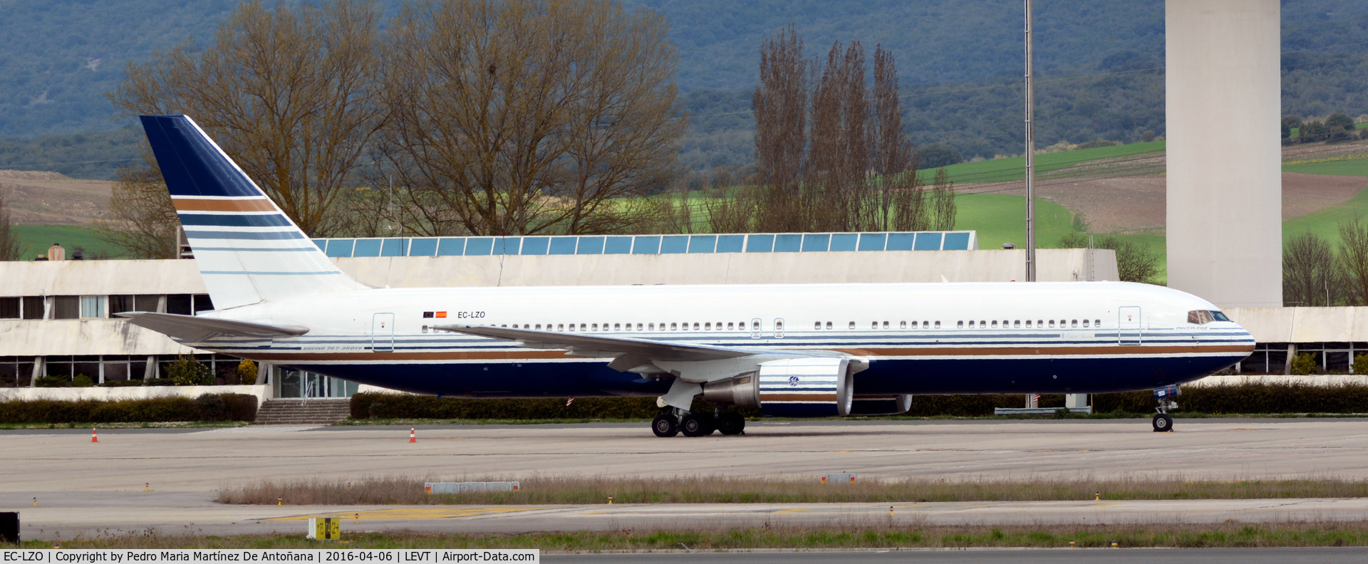 EC-LZO, 1995 Boeing 767-35D/ER C/N 27902, Foronda - Vitoria-Gasteiz - España